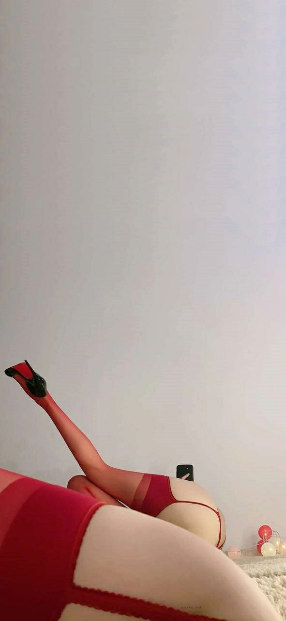 俏妞qiaoniuTT – 红色吊带丝袜凸显蜜桃【9P】